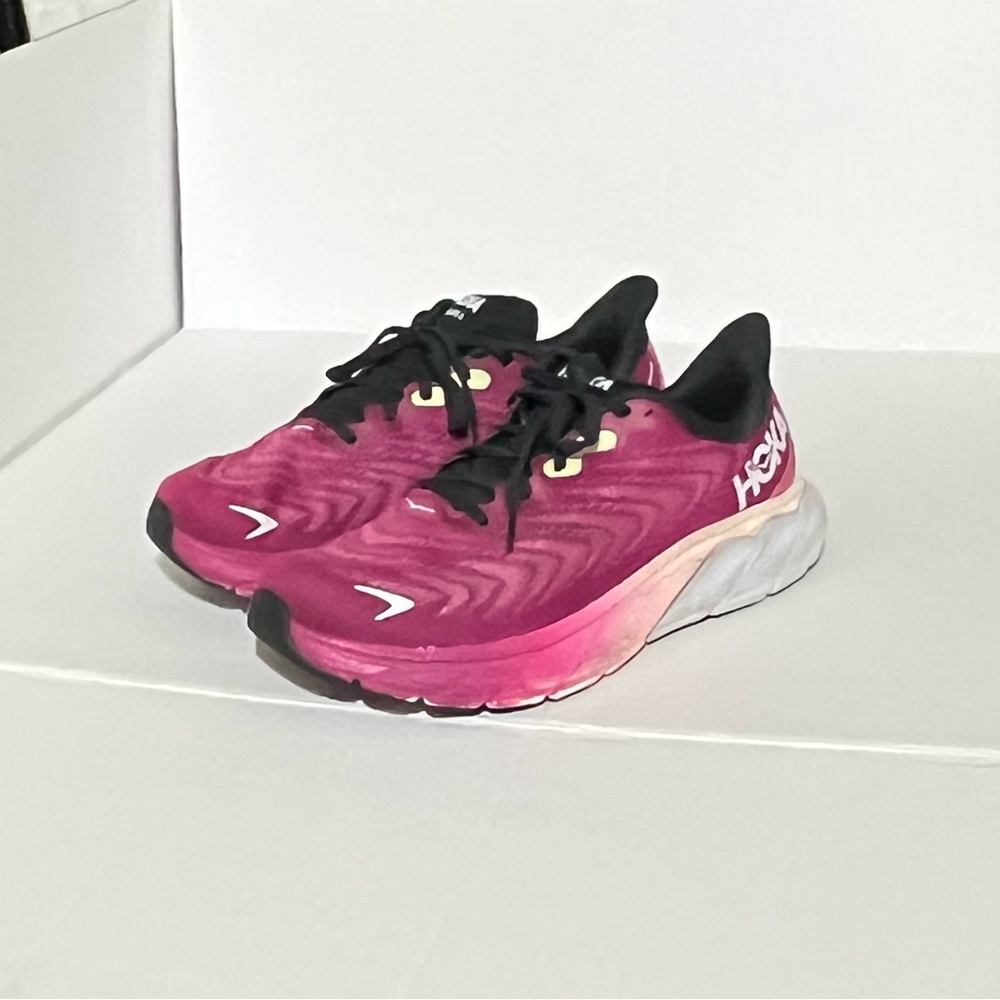 HOKA Arahi 6 Running Shoes - Picture 4 of 12